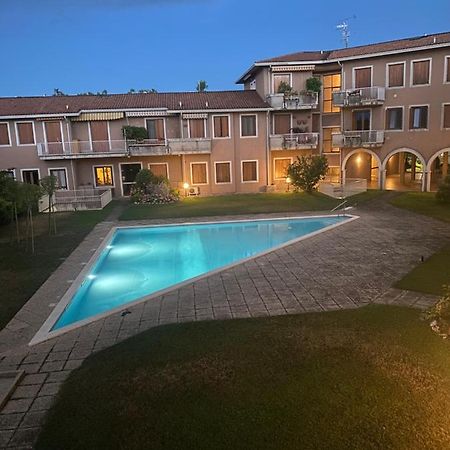 Oasi Apartment Desenzano del Garda Luaran gambar